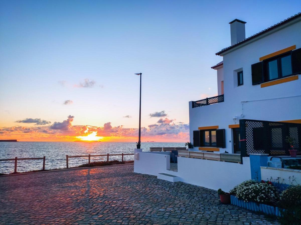 Bed and Breakfast Pequena Baleia Ferrel  Esterno foto