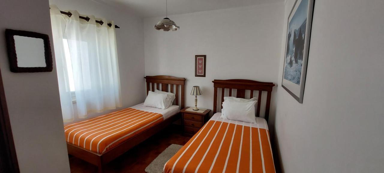 Bed and Breakfast Pequena Baleia Ferrel  Esterno foto