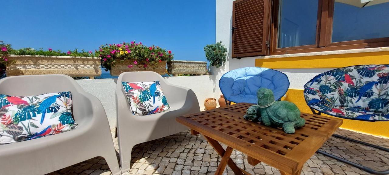 Bed and Breakfast Pequena Baleia Ferrel  Esterno foto