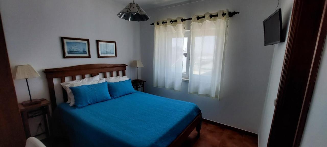Bed and Breakfast Pequena Baleia Ferrel  Esterno foto
