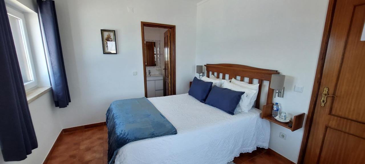 Bed and Breakfast Pequena Baleia Ferrel  Esterno foto