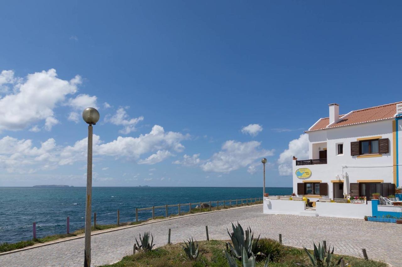 Bed and Breakfast Pequena Baleia Ferrel  Esterno foto