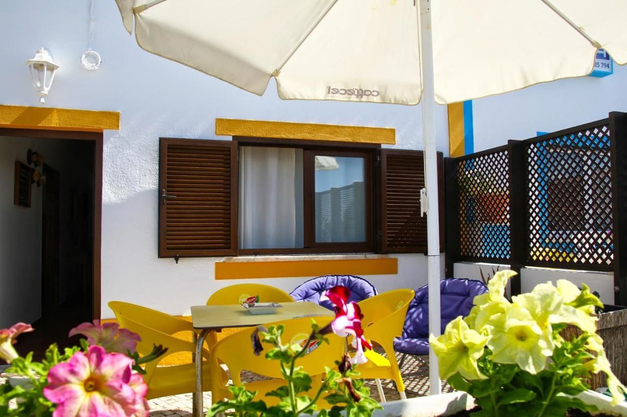 Bed and Breakfast Pequena Baleia Ferrel  Esterno foto